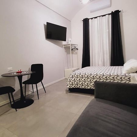 Giglio Rosso Bed & Breakfast Bari Exterior foto